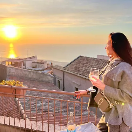 Studioarcodia- Couette-café 3*