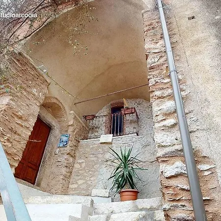 Studioarcodia- Couette-café 3*